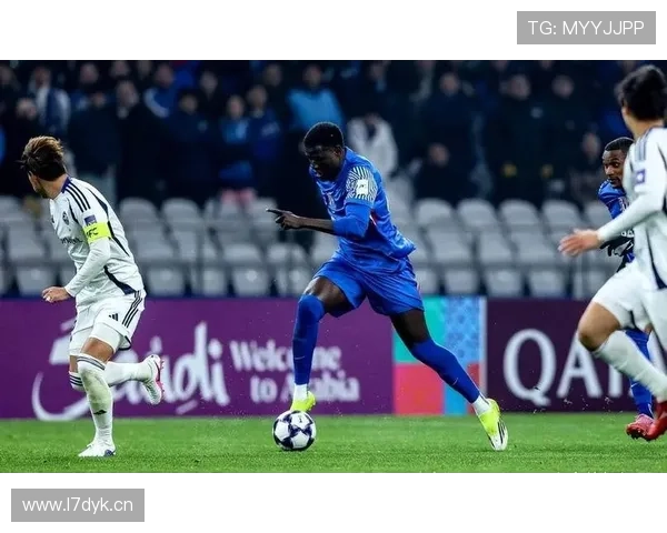 半场成都一比二落后町田泽维亚